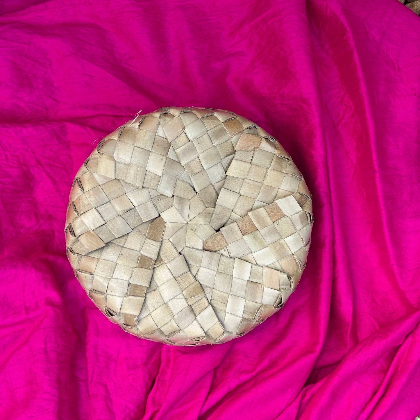 Large Tampipi box with Lid (Round)